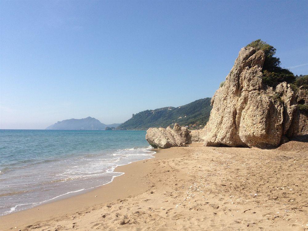 Pink Palace Beach Resort Agios Gordios  Exterior foto