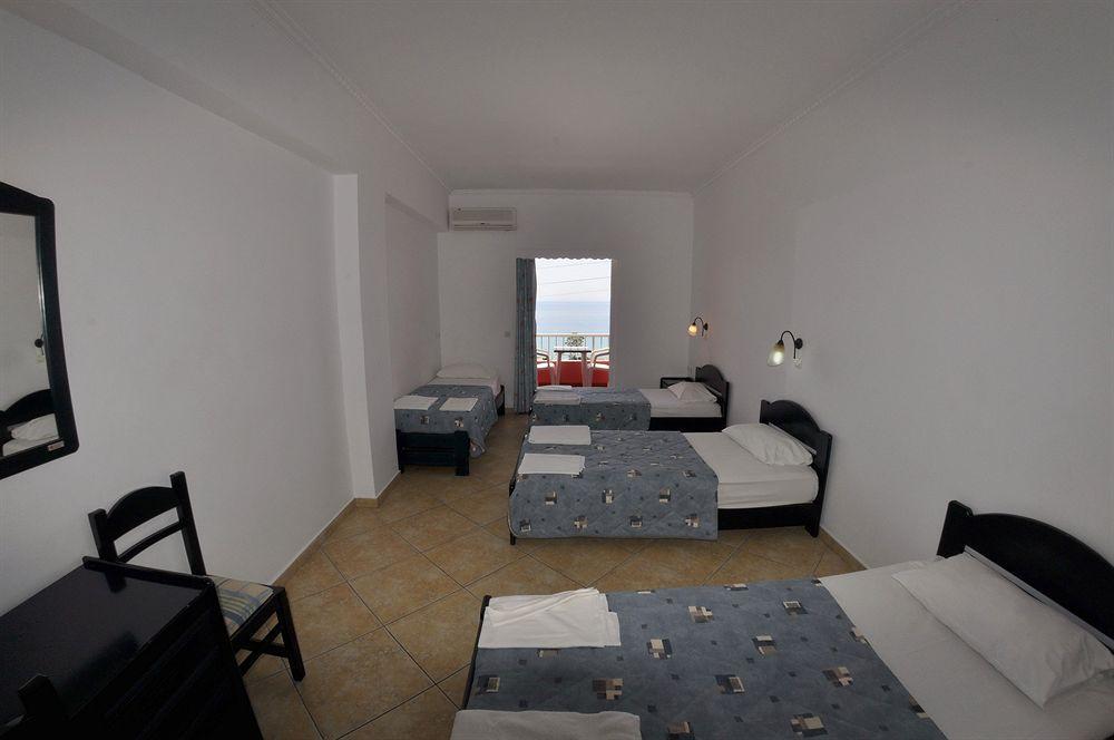 Pink Palace Beach Resort Agios Gordios  Exterior foto