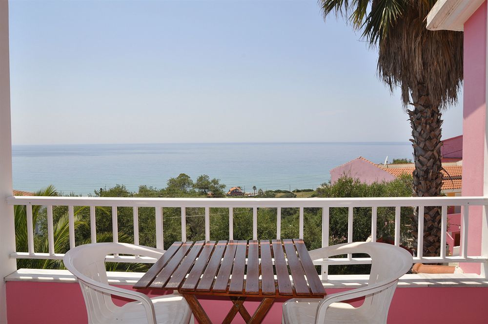 Pink Palace Beach Resort Agios Gordios  Exterior foto