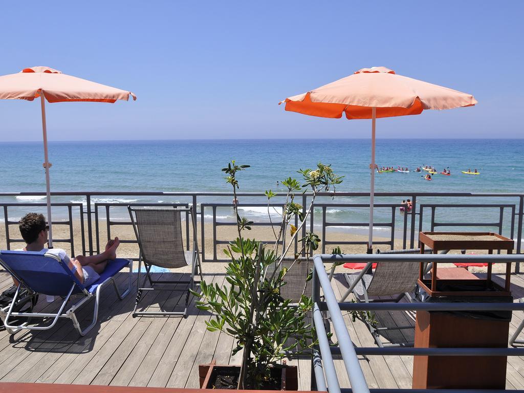 Pink Palace Beach Resort Agios Gordios  Exterior foto
